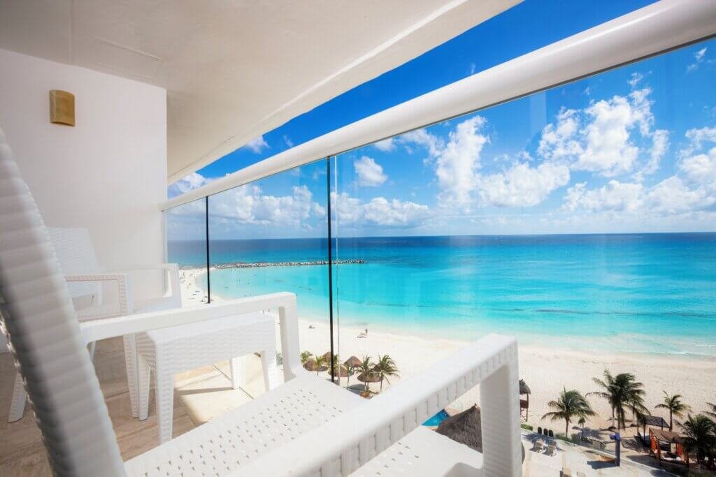 Best Cheap All-Inclusive in Cancun: Krystal Cancun- Beachfront Views Without the High Price