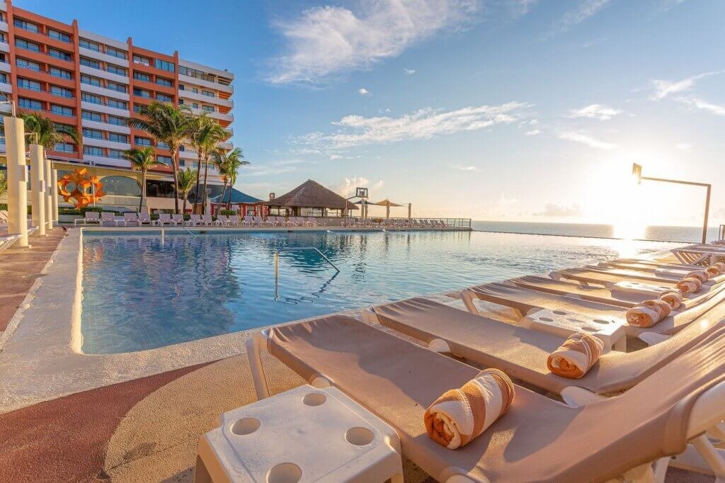 Best Cheap All-Inclusive in Cancun: Crown Paradise Club Cancun - Fun for Families on a Budget