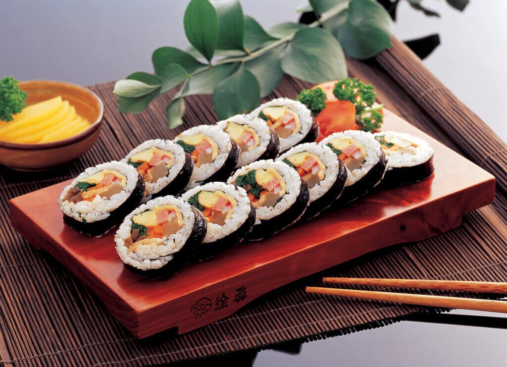 Must-Try Dishes in Seoul : Gimbap – The Korean Roll That Travels Well