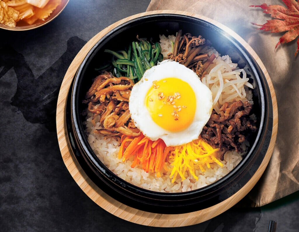 Must-Try Dishes in Seoul : Bibimbap – A Beautiful Blend of Flavors and Textures