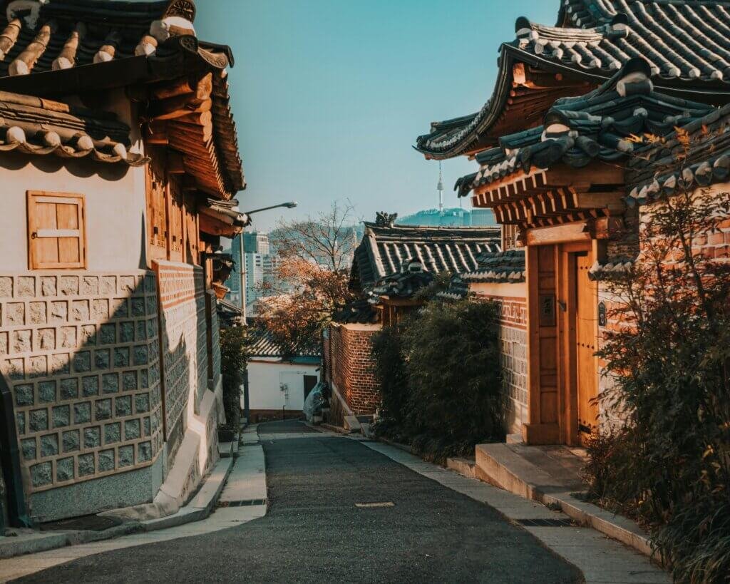 Must-Do Activities in Seoul : Wander Through Bukchon Hanok Village